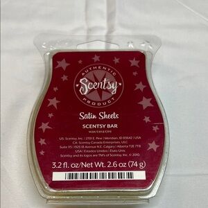 Scentsy Satin Sheets Wax Bar in Deep Red